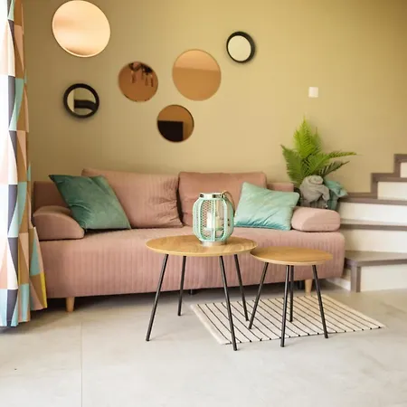 بيت للعطل Siedlisko Na Wydmach, Sauna,podgrzewane Jacuzzi,domki Klimatyzowane,starlink Internet,parking ليبا