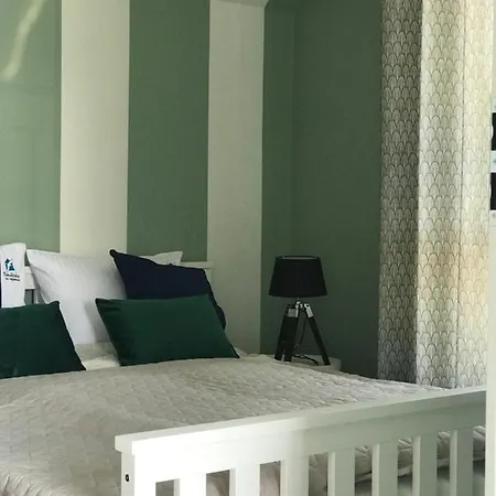 بيت للعطل Siedlisko Na Wydmach, Sauna,podgrzewane Jacuzzi,domki Klimatyzowane,starlink Internet,parking ليبا