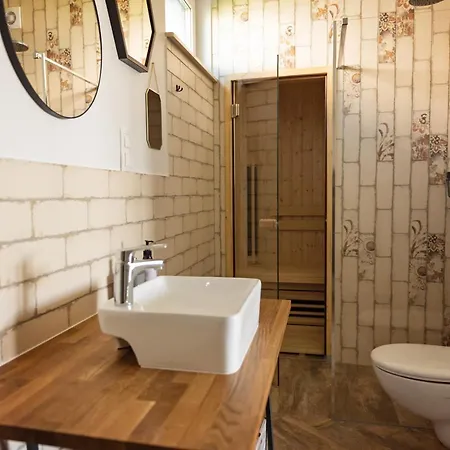 Siedlisko na wydmach, sauna,podgrzewane jacuzzi,domki klimatyzowane,starlink internet,parking
