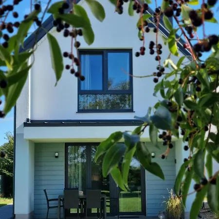 Siedlisko Na Wydmach, Sauna,podgrzewane Jacuzzi,domki Klimatyzowane,starlink Internet,parking بيت للعطل