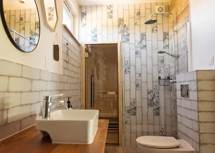 Siedlisko Na Wydmach, Sauna,podgrzewane Jacuzzi,domki Klimatyzowane,starlink Internet,parking Nyaraló Łeba