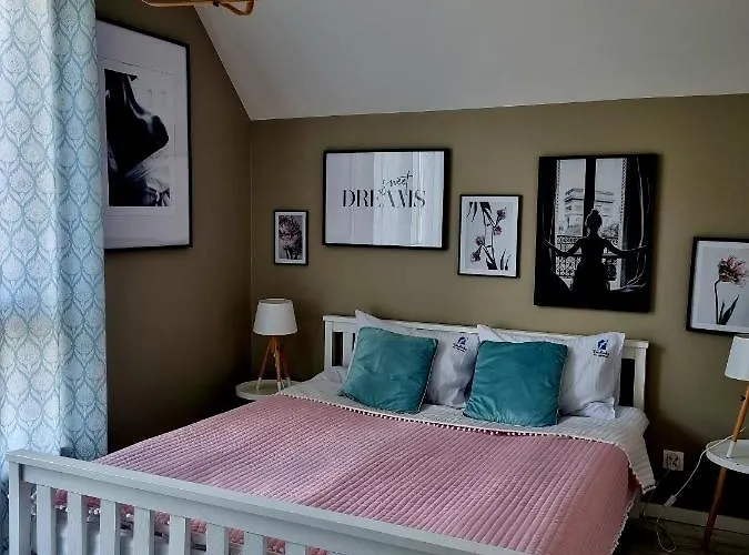 Siedlisko Na Wydmach, Sauna,podgrzewane Jacuzzi,domki Klimatyzowane,starlink Internet,parking Nyaraló